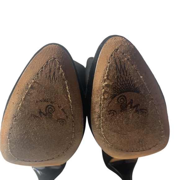 Women’s Vero Cuoio Black Boots - Picture 4 of 10